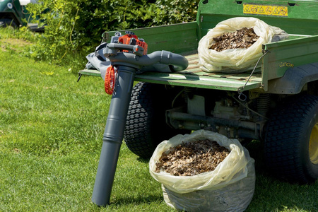 Oleo-Mac dmuchawa BV 250 z zestawem do odkurzania 56609001E5Z