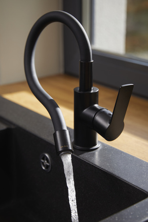 KFA Armatura bateria zlewozmywakowa Rumba z elastyczną wylewką czarna 6553-915-81