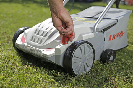 Ikra aerator i wertykulator elektryczny 2w1 1500W IEVL 1532