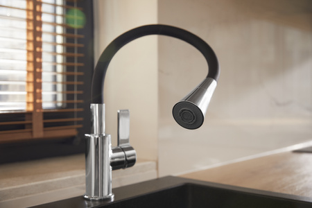 KFA Armatura zlewozmywakowa Rumba Duo z elastyczną wylewką chrom/czarna 6553-925-00