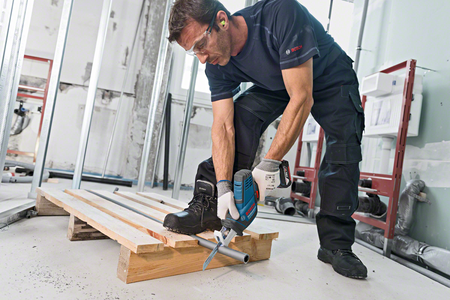 Bosch akumulatorowa piła szablasta GSA 18 V-LI C 06016A5001